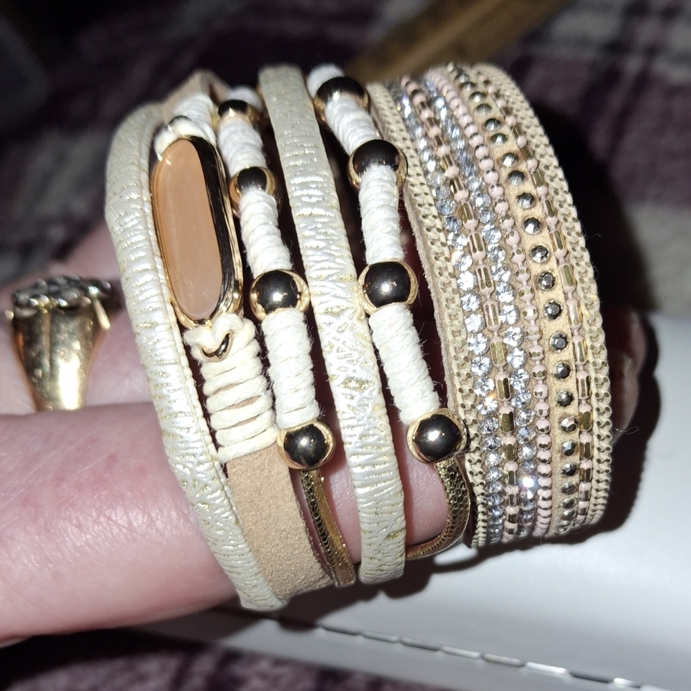 Pair Boho Leather Wrap Magnetic Bracelets In Tan, Cream And Gold EUC - Picture 4 of 12